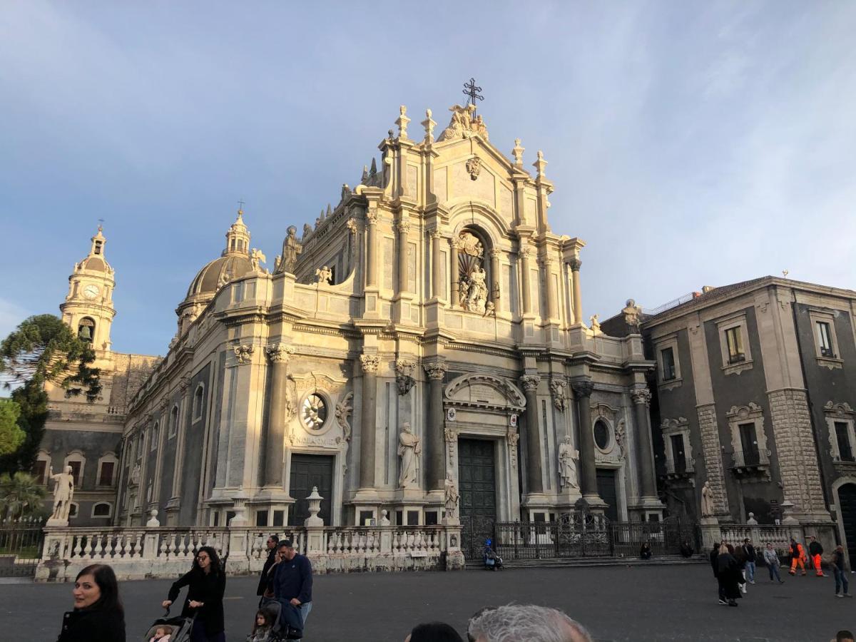 Sicily Wonderful Piazza Universita' Villa Catania Exterior foto
